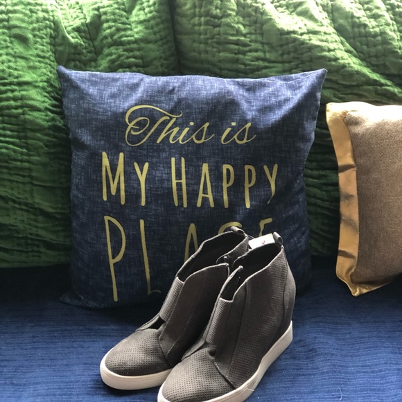 NWT Gray Mia Wedge Sneaker Bootie 9 - Picture 3 of 5